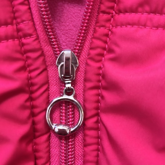 Hello Kitty Puffer Vest - Picture 6 of 6